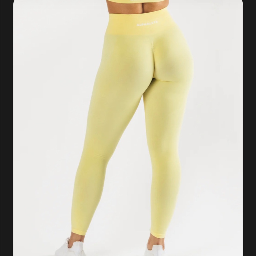 Alphalete Amplify Leggings in Lemonade